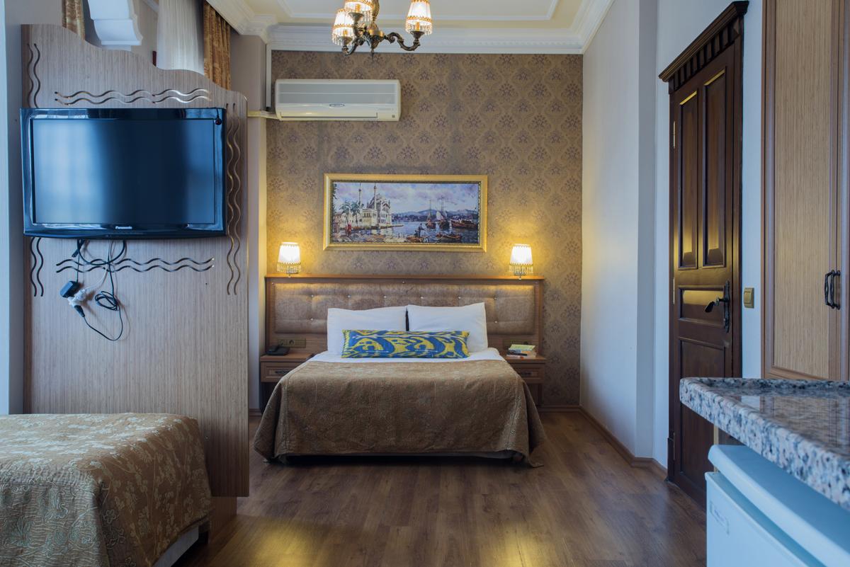 Hotel Tashkonak Istanbul. Ташконак отель Стамбул. Hodegon Suite Hotel Стамбул. Family connection Room.